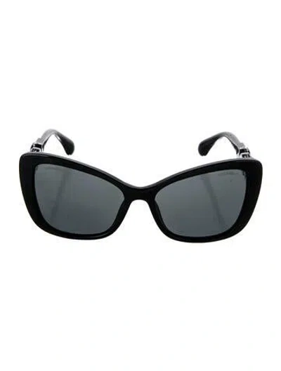 Pre-owned Chanel Interlocking Cc Logo Cat-eye Sunglasses In Black
