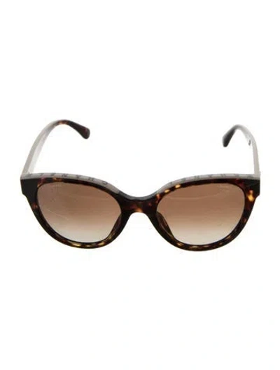 Pre-owned Chanel Interlocking Cc Logo Cat-eye Sunglasses In Brown