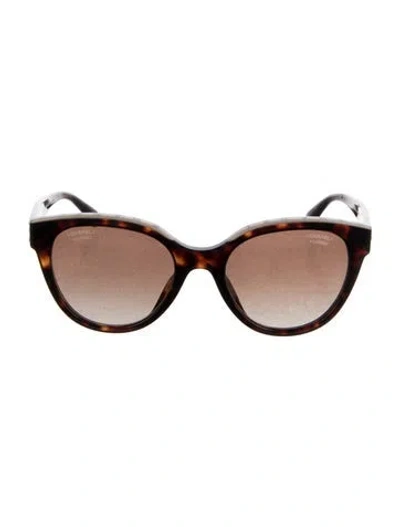Pre-owned Chanel Interlocking Cc Logo Cat-eye Sunglasses In Brown