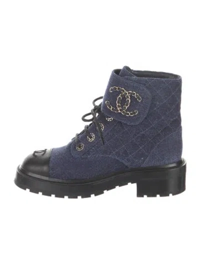 Pre-owned Chanel Interlocking Cc Logo Chain-link Accents Combat Boots In Blue