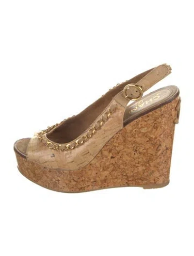 Pre-owned Chanel Interlocking Cc Logo Chain-link Accents Slingback Pumps In Neutral