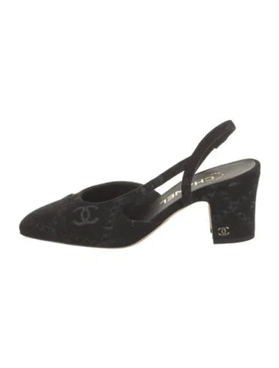 Pre-owned Chanel Interlocking Cc Logo Denim Slingback Pumps In Black