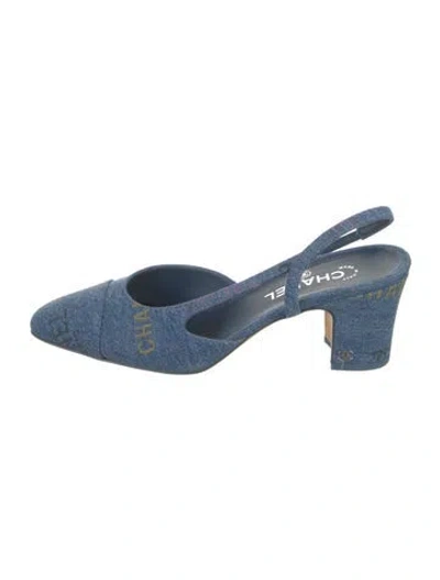 Pre-owned Chanel Interlocking Cc Logo Denim Slingback Pumps In Blue