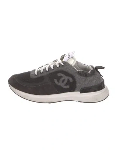 Pre-owned Chanel Interlocking Cc Logo Denim Sneakers In Black