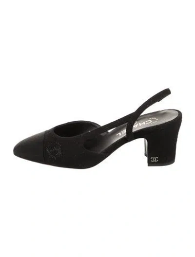 Pre-owned Chanel Interlocking Cc Logo Embroidered Accent Slingback Pumps In Black