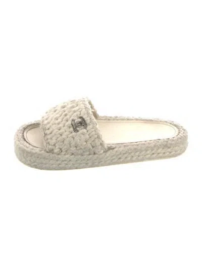 Pre-owned Chanel Interlocking Cc Logo Espadrilles In Neutral