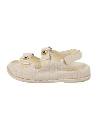 Pre-owned Chanel Interlocking Cc Logo Espadrilles In Neutral