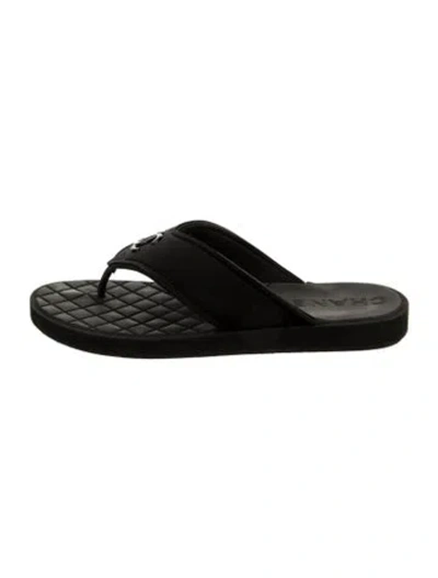 Pre-owned Chanel Interlocking Cc Logo Flip Flops In Black