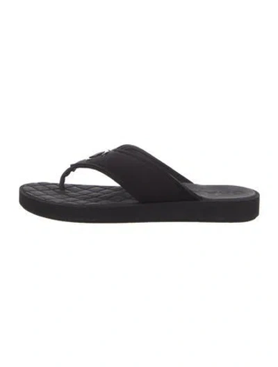 Pre-owned Chanel Interlocking Cc Logo Flip Flops In Black