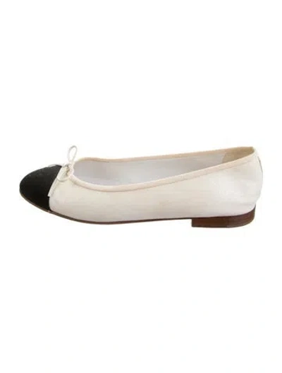 Pre-owned Chanel Interlocking Cc Logo Glitter Ballet Flats In Metallic/neutrals