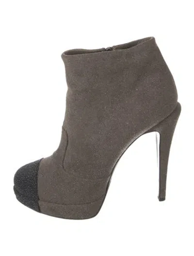 Pre-owned Chanel Interlocking Cc Logo Glitter Boots In Gray