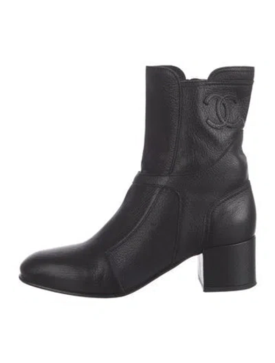 Pre-owned Chanel Interlocking Cc Logo Goat Leather Boots In Black