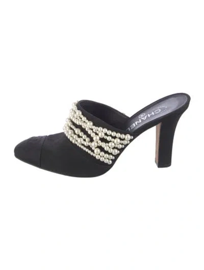 Pre-owned Chanel Interlocking Cc Logo Grosgrain Trim Mules In Black
