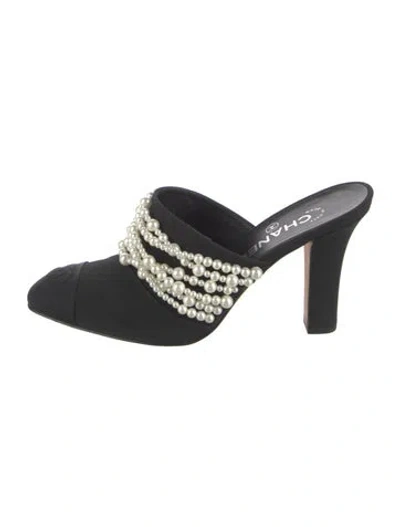 Pre-owned Chanel Interlocking Cc Logo Grosgrain Trim Mules In Black