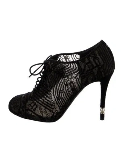 Pre-owned Chanel Interlocking Cc Logo Lace Lace-up Boots In Black