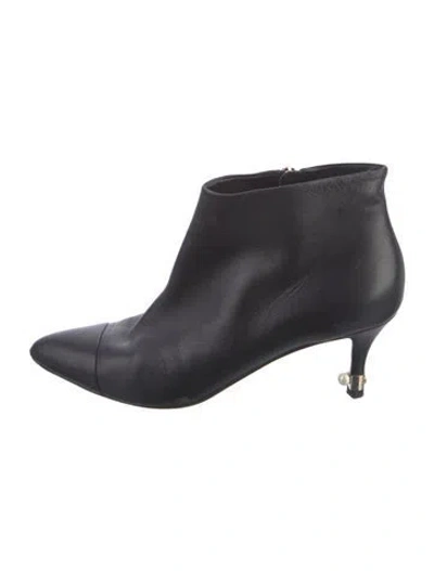 Pre-owned Chanel Interlocking Cc Logo Lambskin Boots In Black
