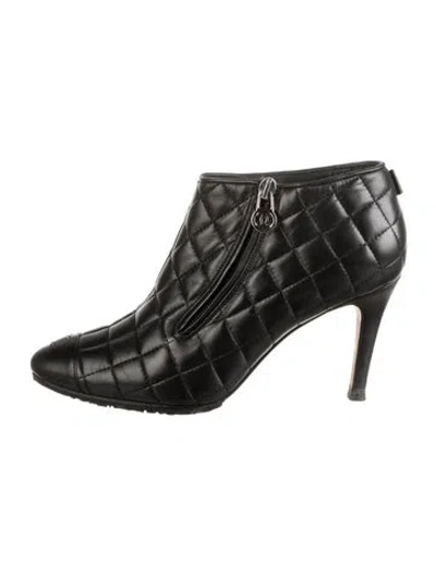 Pre-owned Chanel Interlocking Cc Logo Lambskin Boots In Black