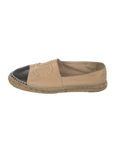 Pre-owned Chanel Interlocking Cc Logo Lambskin Espadrilles In Black/neutrals