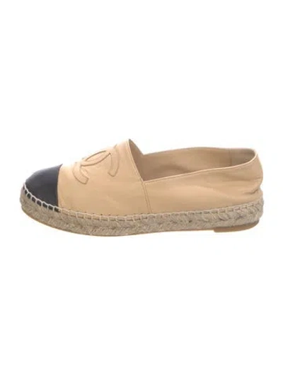 Pre-owned Chanel Interlocking Cc Logo Lambskin Espadrilles In Black/neutrals