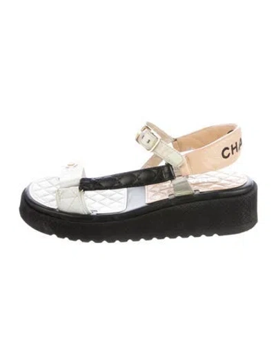 Pre-owned Chanel Interlocking Cc Logo Lambskin Espadrilles In Neutral