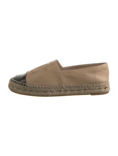 Pre-owned Chanel Interlocking Cc Logo Lambskin Espadrilles In Neutrals