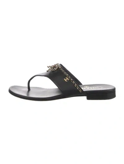 Pre-owned Chanel Interlocking Cc Logo Lambskin Flip Flops In Black