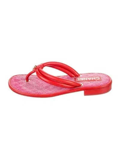 Pre-owned Chanel Interlocking Cc Logo Lambskin Flip Flops In Red