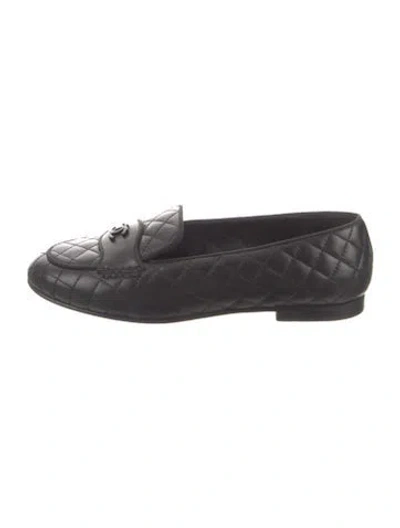 Pre-owned Chanel Interlocking Cc Logo Lambskin Loafers In Black