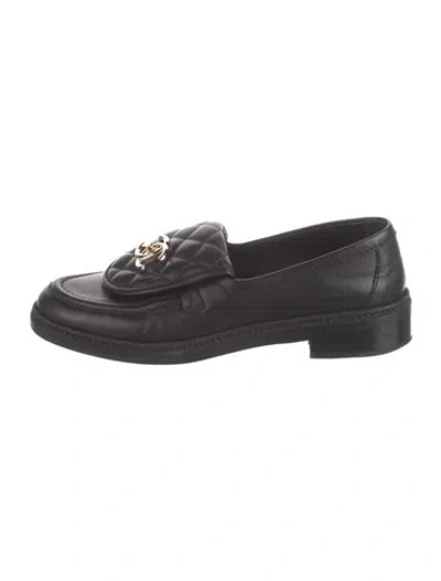 Pre-owned Chanel Interlocking Cc Logo Lambskin Loafers In Black