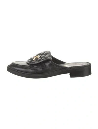 Pre-owned Chanel Interlocking Cc Logo Lambskin Mules In Black