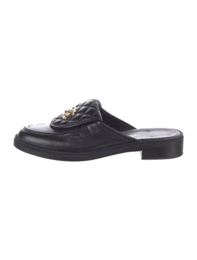 Pre-owned Chanel Interlocking Cc Logo Lambskin Mules In Black