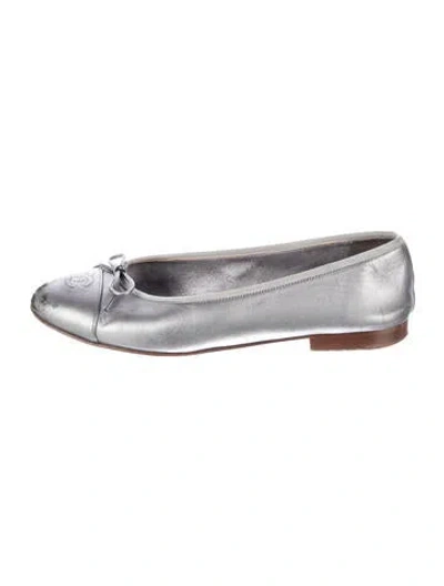 Pre-owned Chanel Interlocking Cc Logo Leather Ballet Flats In Gray