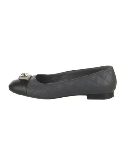 Pre-owned Chanel Interlocking Cc Logo Leather Ballet Flats In Grey