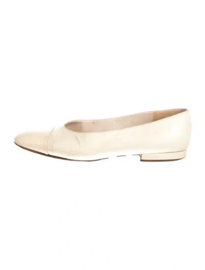 Pre-owned Chanel Interlocking Cc Logo Leather Ballet Flats In Neutral