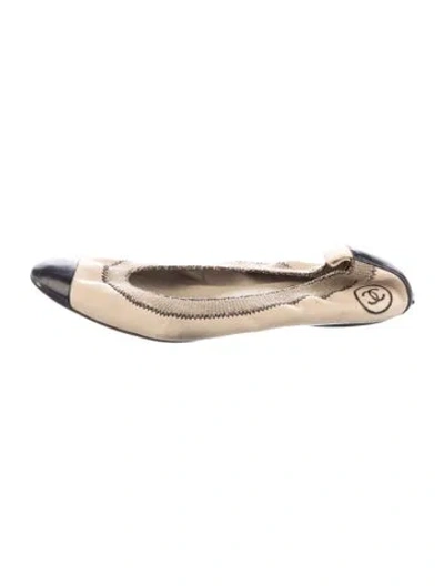 Pre-owned Chanel Interlocking Cc Logo Leather Ballet Flats In Neutral