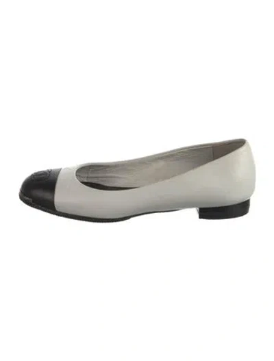 Pre-owned Chanel Interlocking Cc Logo Leather Ballet Flats In White
