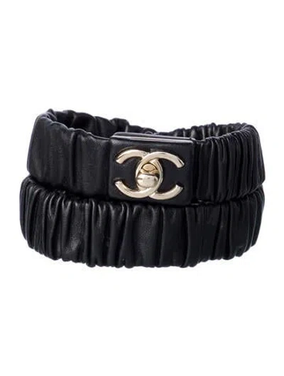 Pre-owned Chanel Interlocking Cc Logo Leather Belt In Black