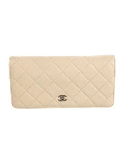 Pre-owned Chanel Interlocking Cc Logo Leather Bifold Wallet In Neutral