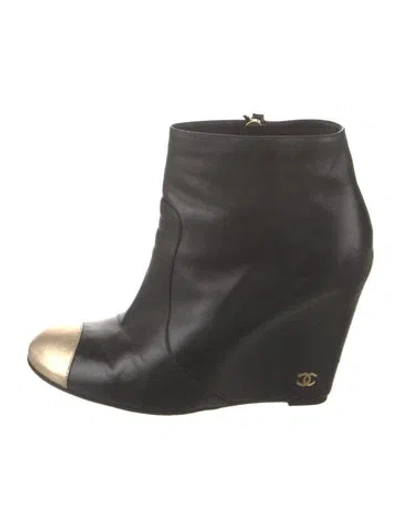 Pre-owned Chanel Interlocking Cc Logo Leather Boots In Black