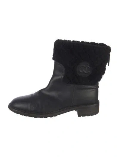 Pre-owned Chanel Interlocking Cc Logo Leather Boots In Black
