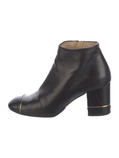 Pre-owned Chanel Interlocking Cc Logo Leather Boots In Black