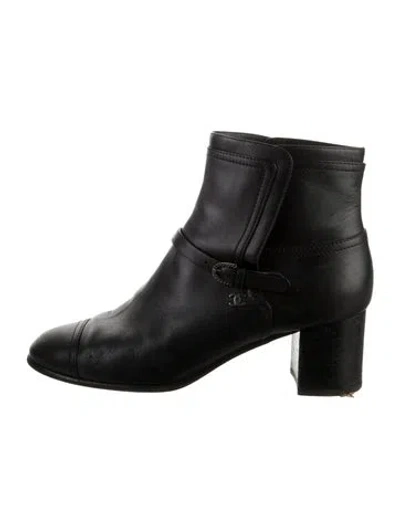 Pre-owned Chanel Interlocking Cc Logo Leather Boots In Black