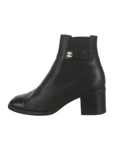 Pre-owned Chanel Interlocking Cc Logo Leather Boots In Black
