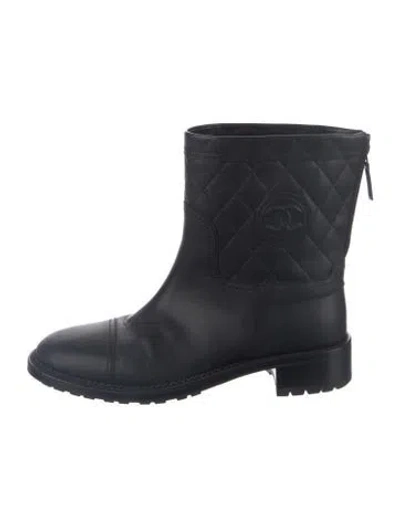 Pre-owned Chanel Interlocking Cc Logo Leather Boots In Black