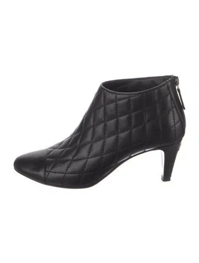 Pre-owned Chanel Interlocking Cc Logo Leather Boots In Black