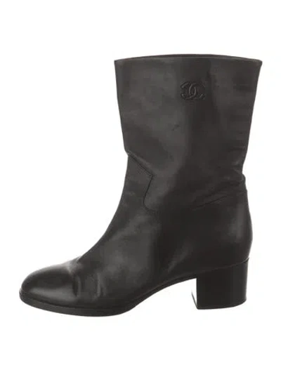 Pre-owned Chanel Interlocking Cc Logo Leather Boots In Black