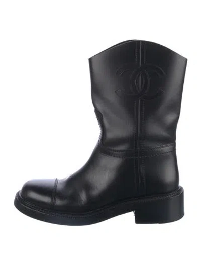 Pre-owned Chanel Interlocking Cc Logo Leather Boots In Black