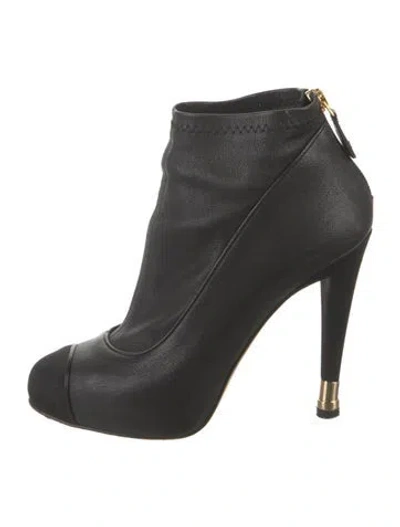 Pre-owned Chanel Interlocking Cc Logo Leather Boots In Black