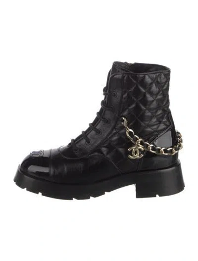 Pre-owned Chanel Interlocking Cc Logo Leather Boots In Black