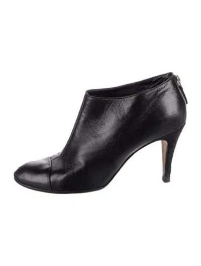 Pre-owned Chanel Interlocking Cc Logo Leather Boots In Black